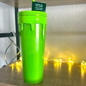 💚NWT Starbucks Fall 2023 Glow in Dark Halloween Slime Drip Cup